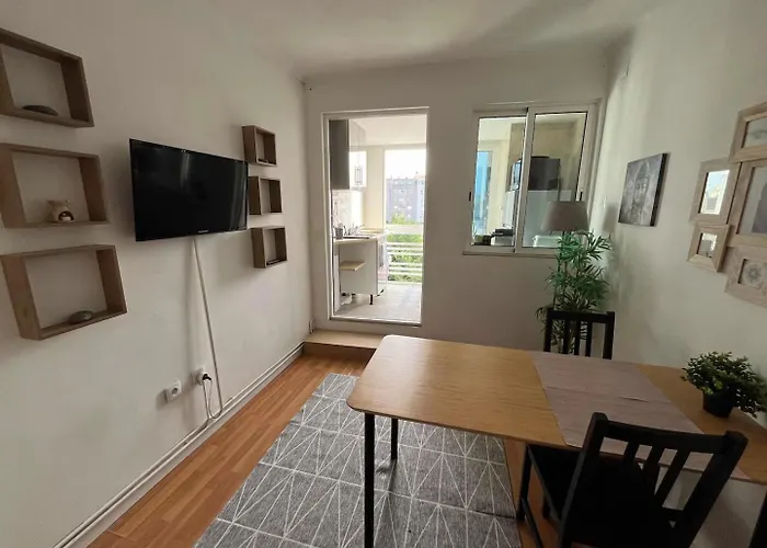 Typical House בית אירוח *